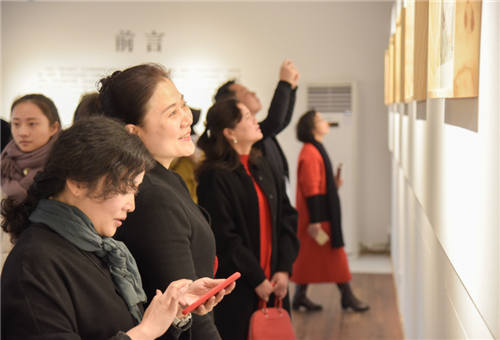 “纸曰诗云”京沪湘艺术家跨界纸本展在红影艺术空间开幕